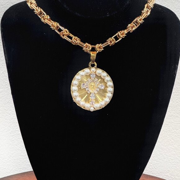 chain necklace Gold plated with large Medallion with cross pendant Handmade - Picture 2 of 4